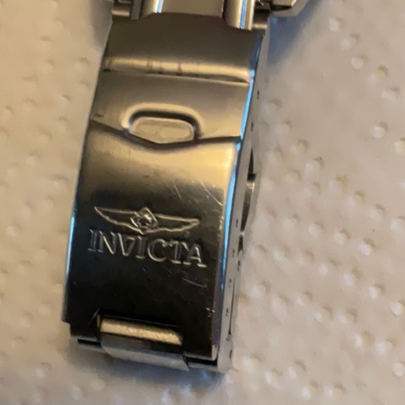 Genuine INVICTA stainless steel watch with date window and second hand - Picture 4 of 6
